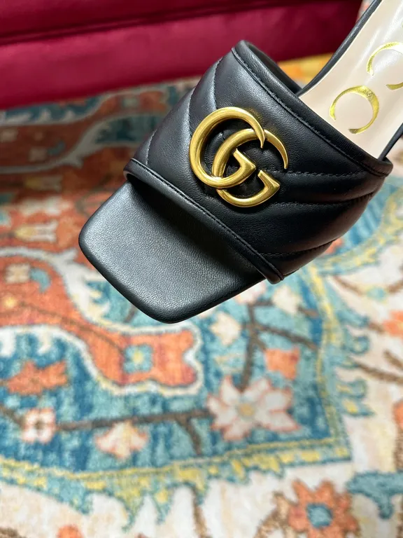 Gucci Shoe 